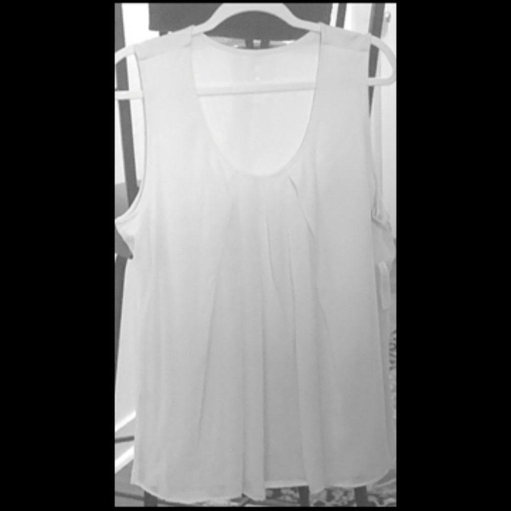 NY & Co White Sleeveless Blouse with Sheer Overlay  XL  NWT